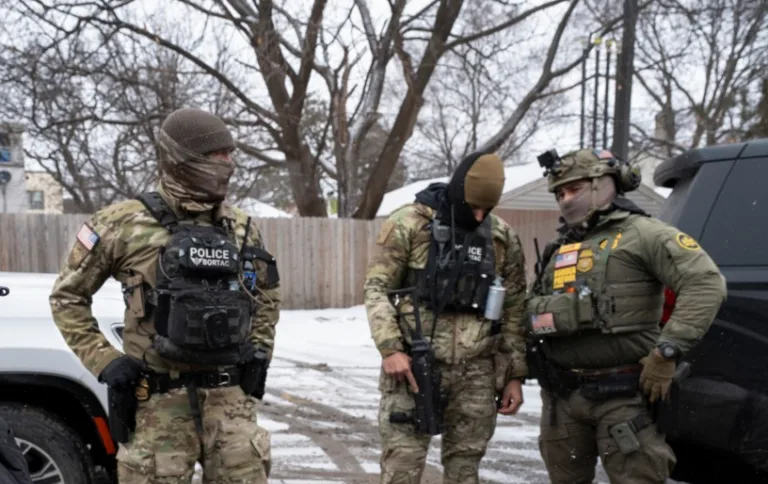 Empresas fecham em Minnesota em protesto contra o ICE, que é reprovado por 63% nos EUA