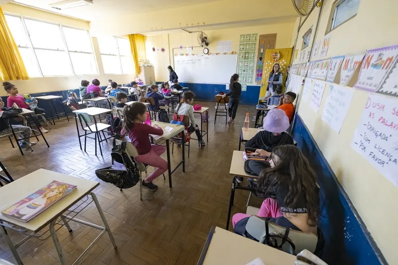 Projeto de lei aprovado deu ao prefeito Sebastião Melo (MDB) o direito de nomear diretores e vice-diretores das escolas municipais