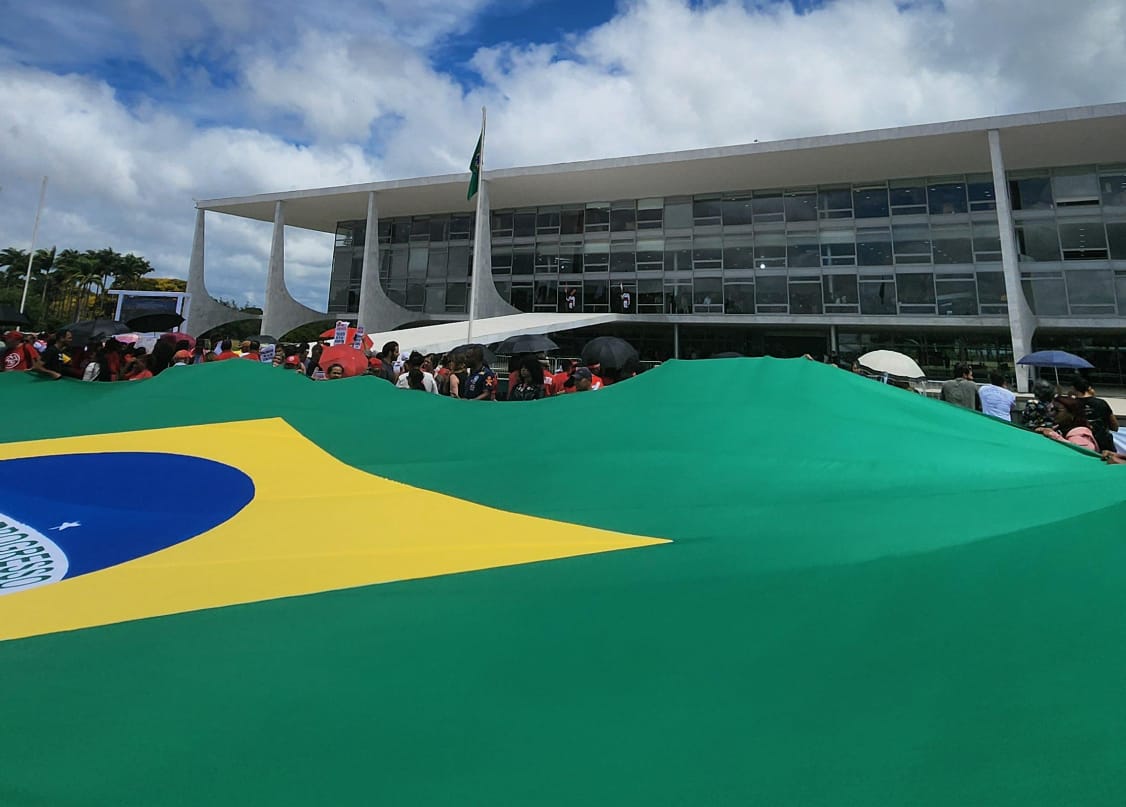 O ato aconteceu ao mesmo tempo em que um evento promovido pelo governo federal para relembrar o 8 de Janeiro