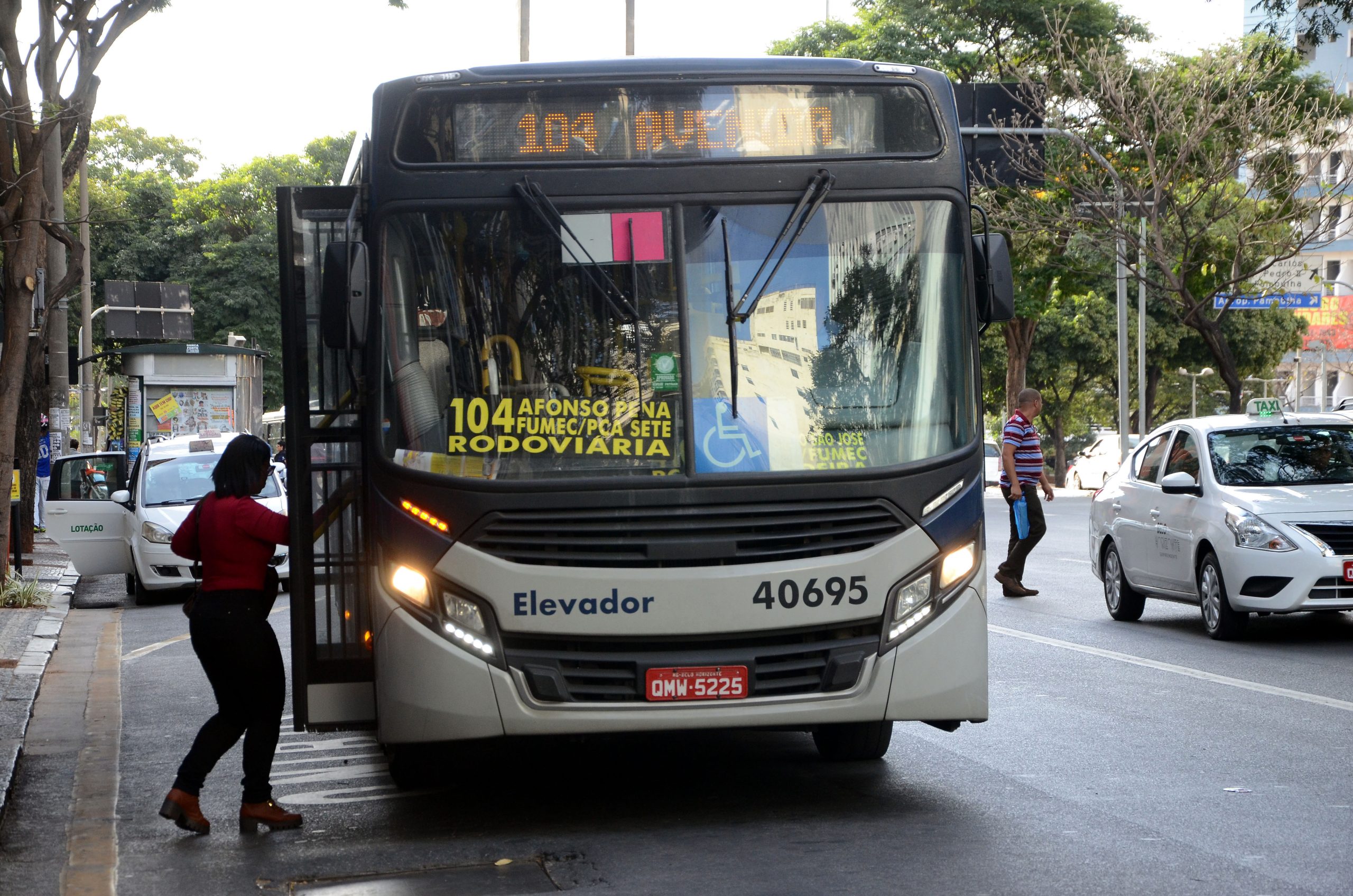 Atualmente, segundo a PBH, cerca de 190 mil pessoas utilizam ônibus aos domingos em Belo Horizonte.