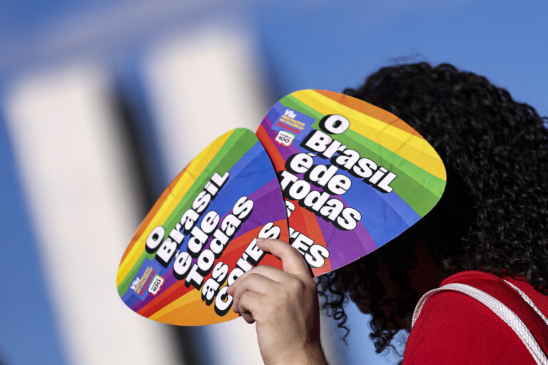 Governo abre prazo para estados e municípios aderirem à Política Nacional LGBTQIA+