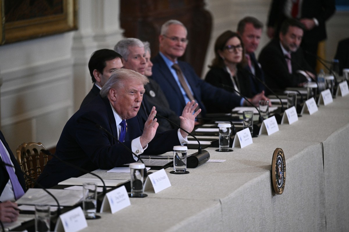 Presidente dos Estados Unidos, Donald Trump, realiza reunião com principais companhias exploradas de petróleo dos Estados Unidos