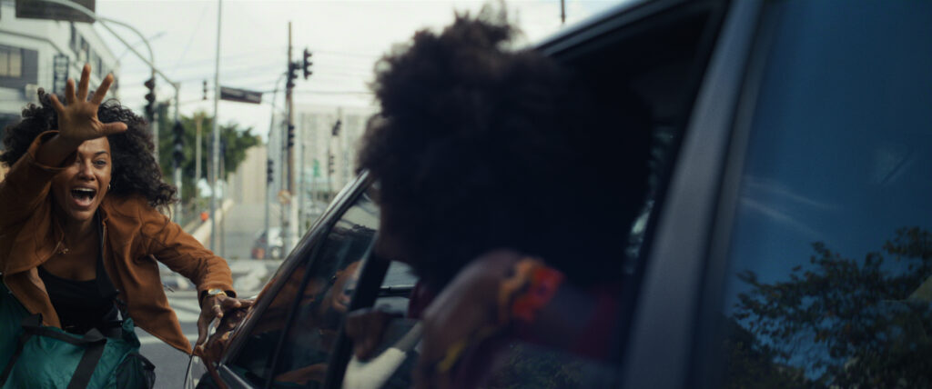 Naruna Costa, atriz protagonista do longa, vê como uma conquista um filme do gênero ação com duas mulheres em destaque