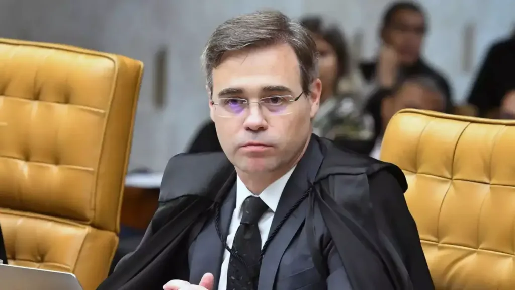 André Mendonça liberou quebra de sigilos de filho de Lula