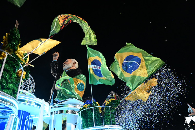 Acadêmicos de Niterói homenageia o presidente Lula no Carnaval 2026