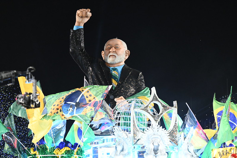 Acadêmicos de Niterói homenageia o presidente Lula no Carnaval 2023