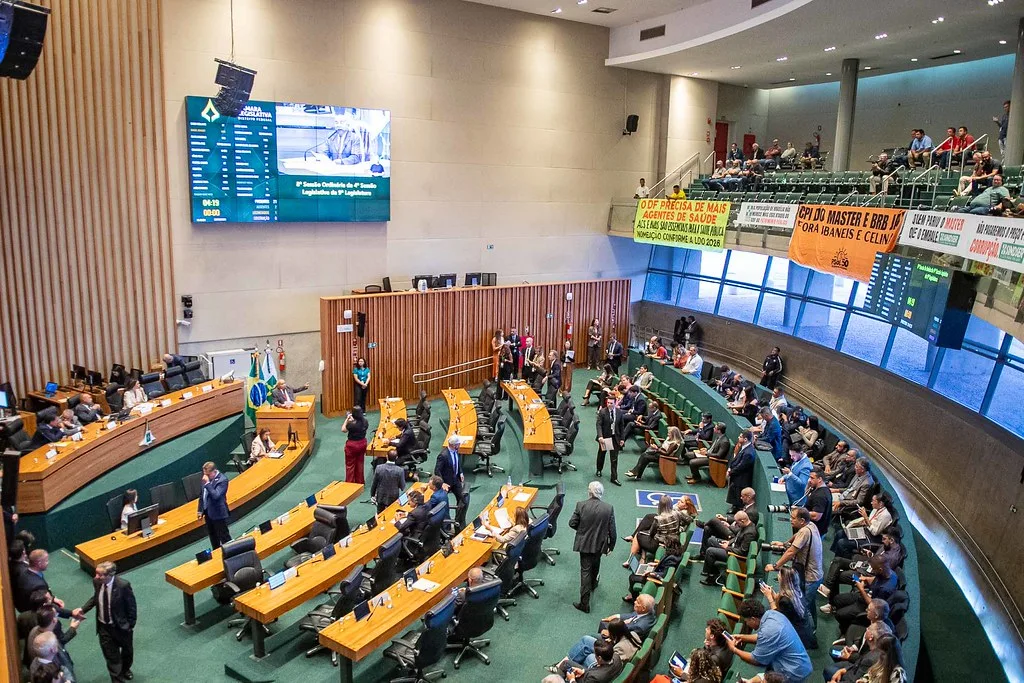 Sessão debateu novo projeto sobre imóveis do BRB e votação foi adiada