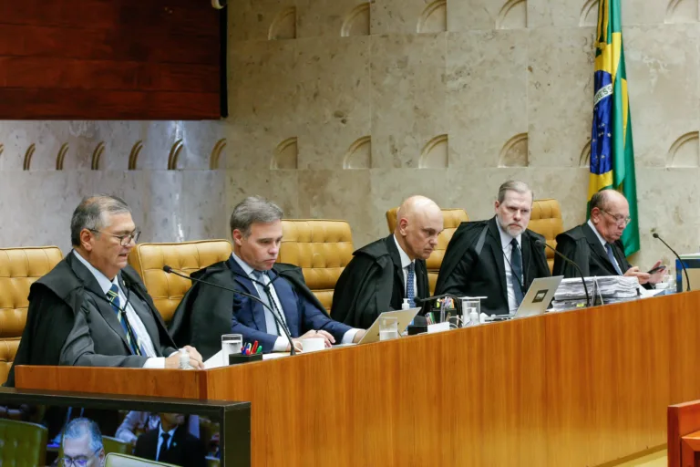 'Império dos penduricalhos': o desafio do STF e o preço político dos supersalários no Brasil