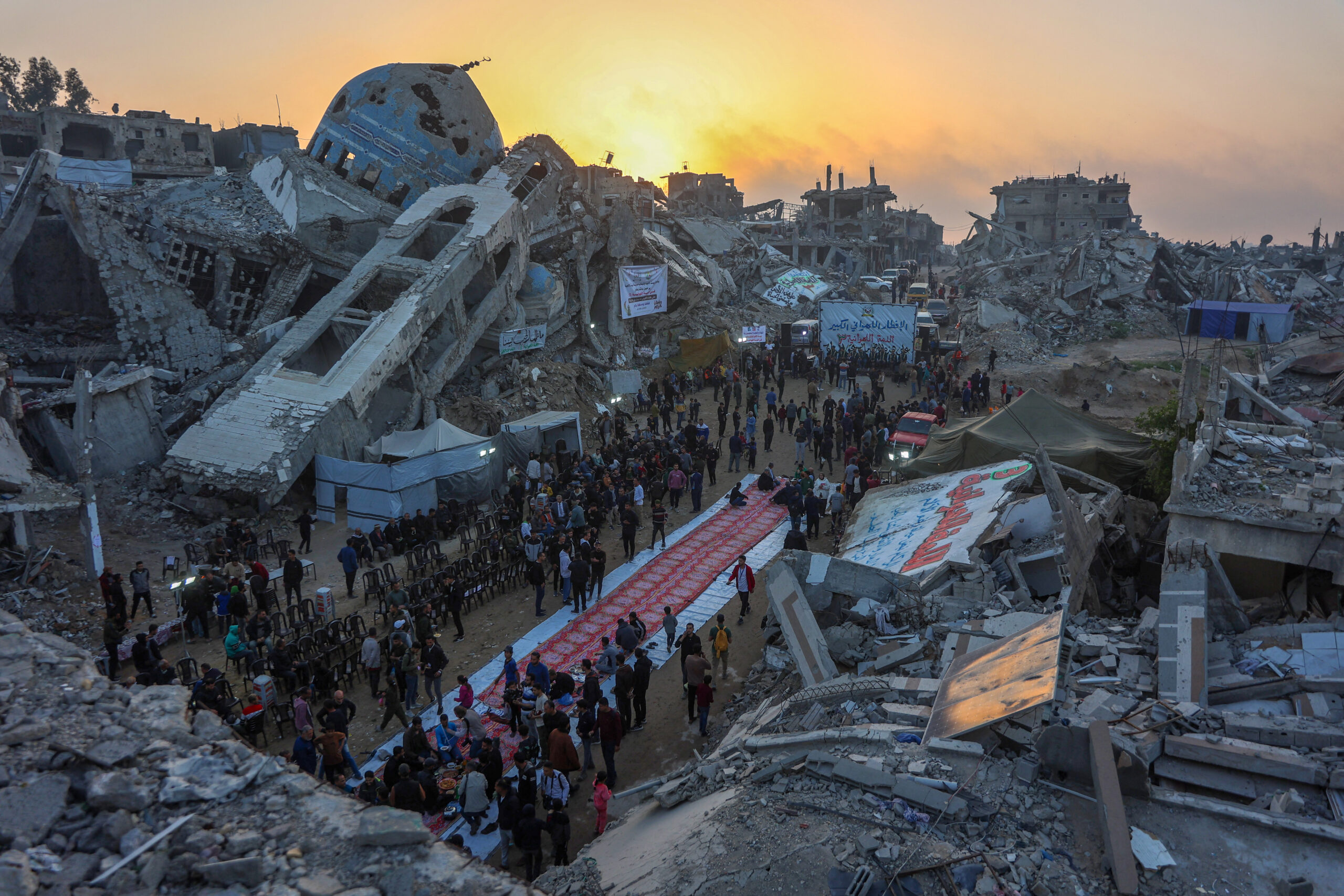 Realidade em Gaza é marcada pela completa destruição e falta de infraestrutura básica.