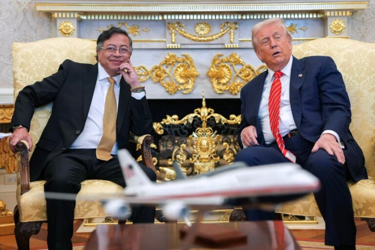 A portas fechadas e com gentilezas, Trump recebe Gustavo Petro na Casa Branca