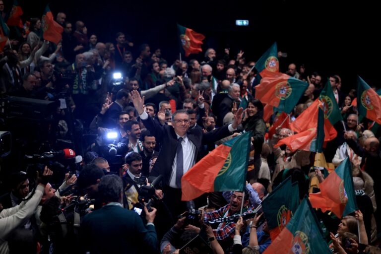 Lula parabeniza vitória de Antônio Seguro em Portugal
