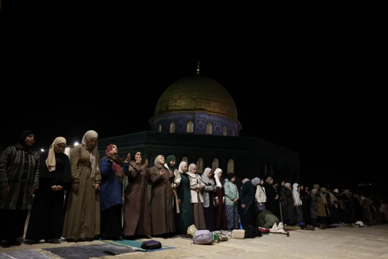 Israel amplia restrições para acesso de palestinos à mesquita em Jerusalém durante o Ramadã
