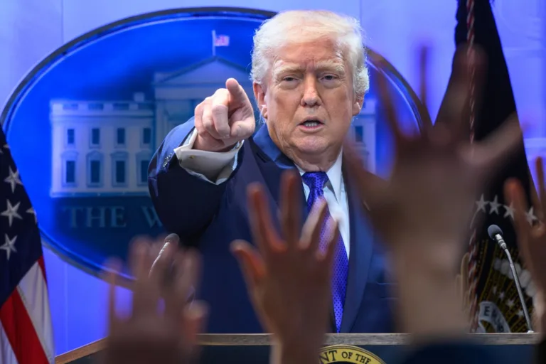 Após Justiça dos EUA barrar tarifaço, Trump anuncia sanções extras de 10% 