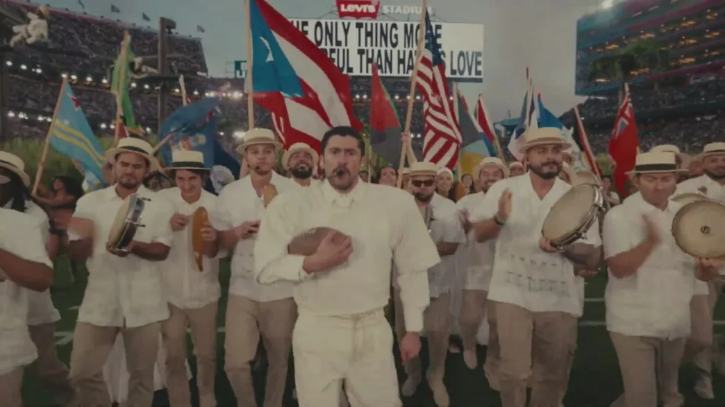 No Super Bowl, Bad Bunny trouxe todas as bandeiras do continente americano