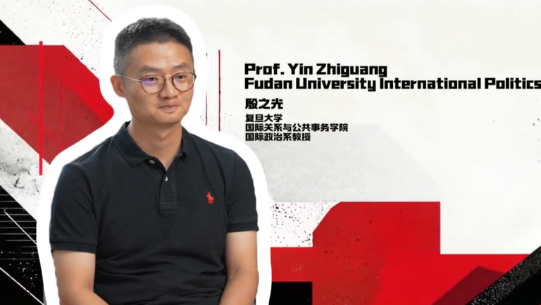 O professor Yin Zhiguang, da Universidade Fudan