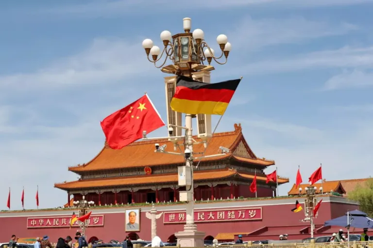 Chanceler alemão visita China e reforça Pequim como país confiável enquanto EUA atacam aliados