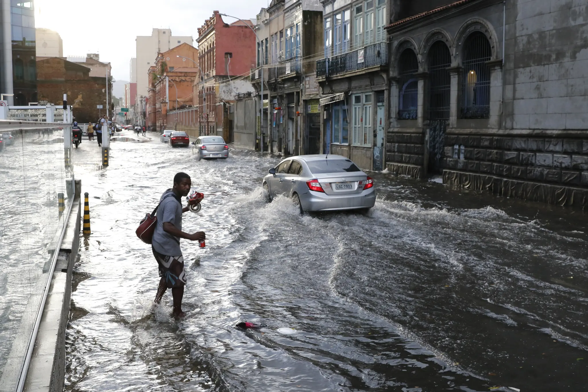 Enchentes castigam o Rio de Janeiro em fevereiro