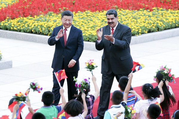 Relações estratégicas entre China e Venezuela vêm se aprofundando há mais de duas décadas, com cooperação em energia, comércio e projetos de desenvolvimento desde o governo de Hugo Chávez e ampliada com Maduro