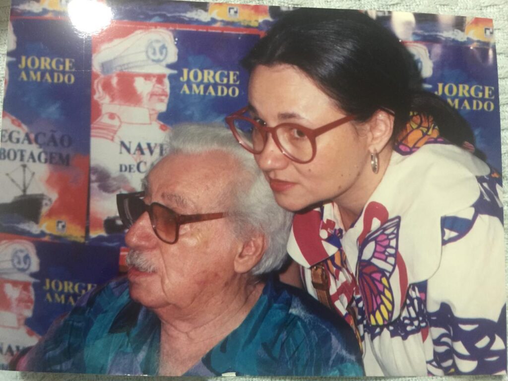 Jorge Amado e Paloma Amado em momento de afeto e cumplicidade.