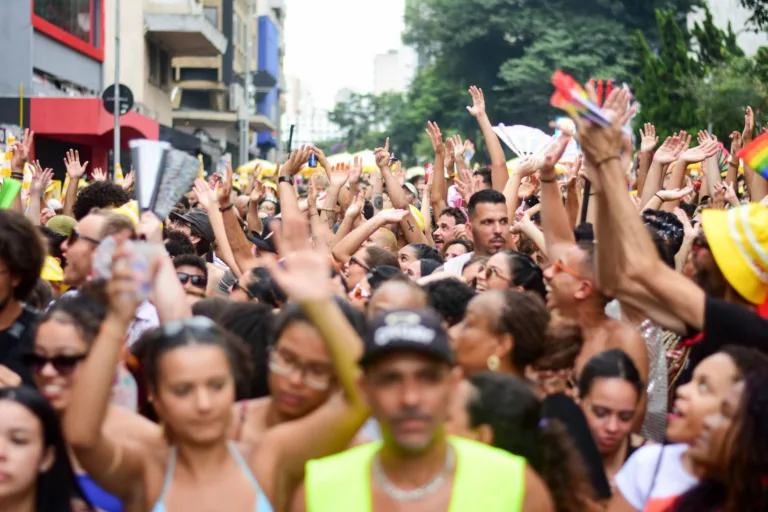 Carnaval de rua no centro de São Paulo tem mais de 100 blocos; confira a programação