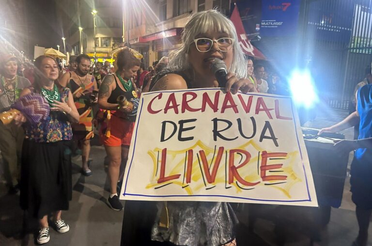 Arrastão dos Blocos denuncia ataques do governo Nunes contra o carnaval de rua em SP