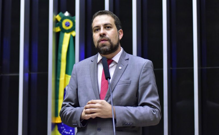 Segundo Guilherme Boulos, qualquer tentativa do governo mineiro de avançar sem a coordenação federal está fadada a não produzir efeitos.