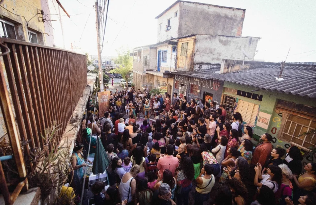 Comunidade do Mercado Sul de Taguatinga festeja 11 anos com exposição, fotolivro e muita música.