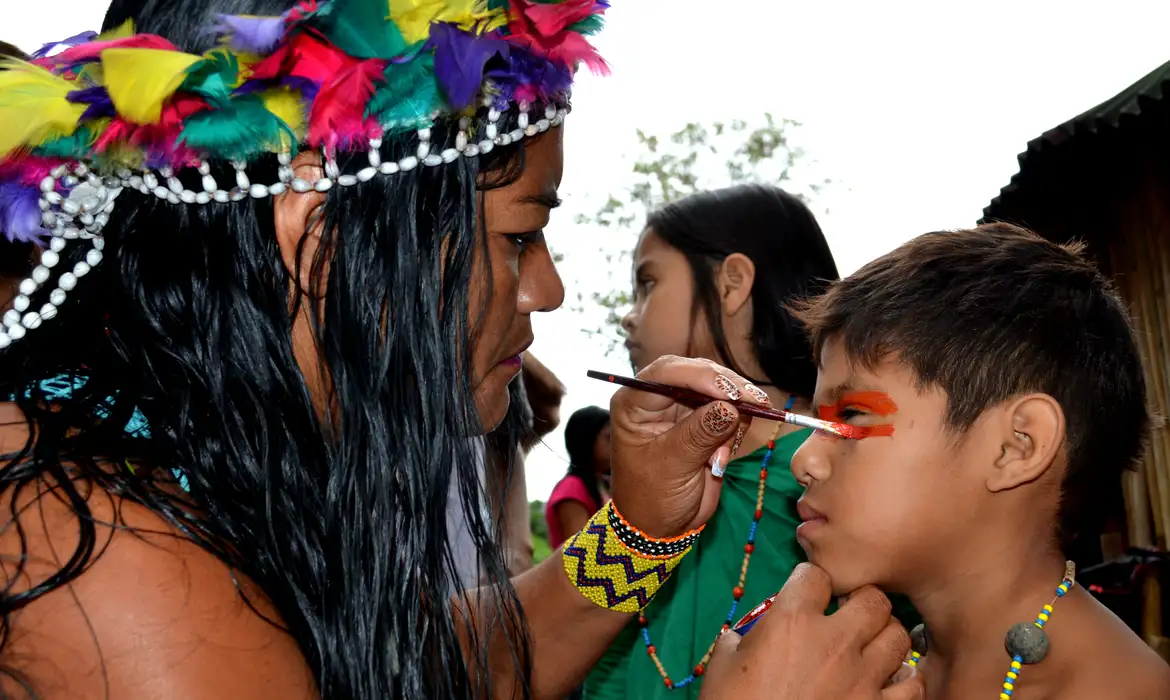 Segundo o ministério, os espaços educativos que serão construídos vão respeitar a identidade cultural, os modos de vida e a organização territorial dos povos originários e comunidades tradicionais.