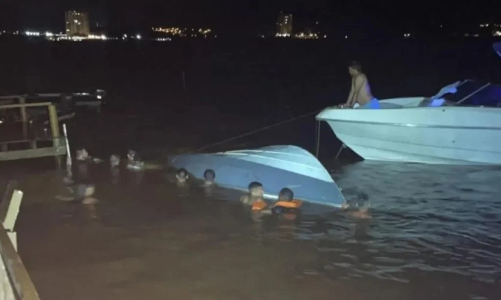 Seis pessoas morrem após lancha bater em píer na divisa de SP e MG