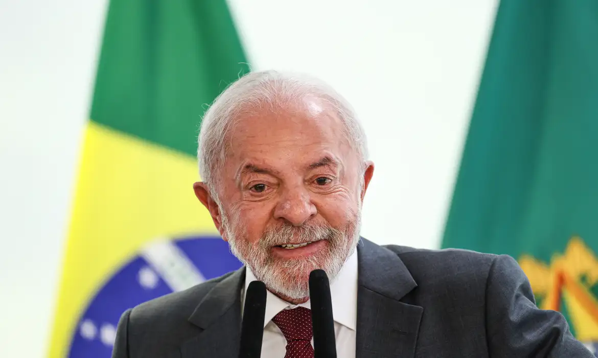 Presidente Lula fez o anúncio ao lado da ministra Esther Dweck