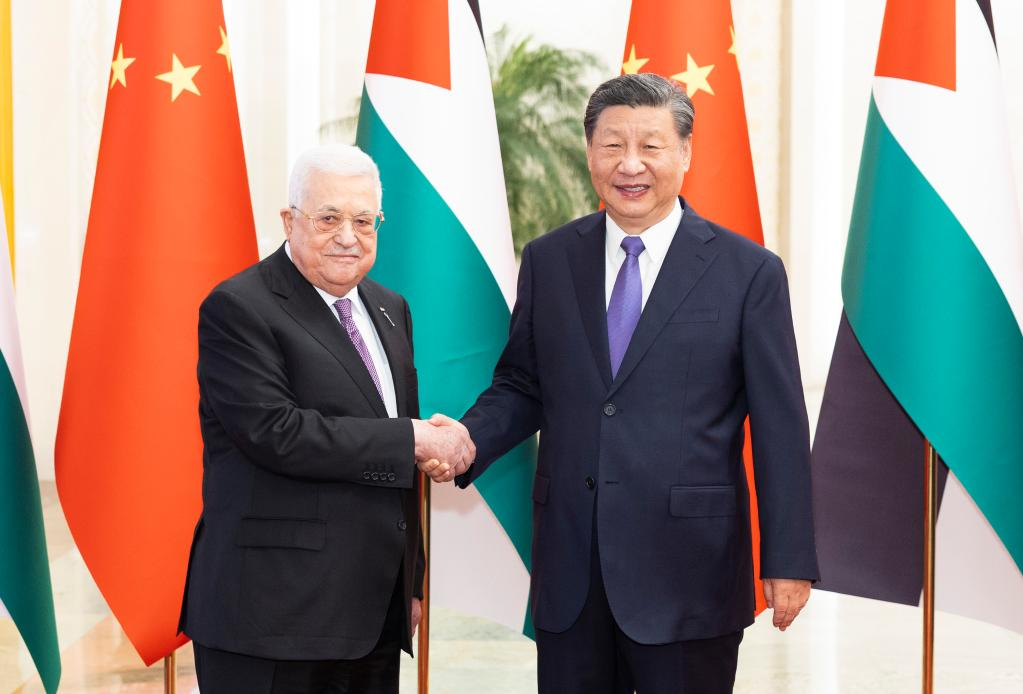 Em 2025, a China enviou pacotes de ajuda humanitária emergencial a Gaza, incluindo alimentos, suprimentos médicos e mais de US$ 100 milhões para a reconstrução da região devastada pelo genocídio perpetrado pelo sionismo