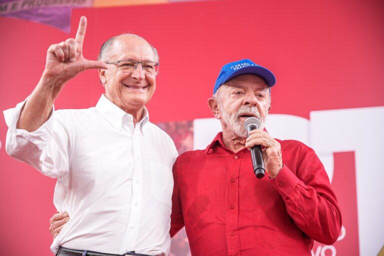 O que está em jogo é a democracia do país, aponta Lula em discurso sobre as eleições de 2026