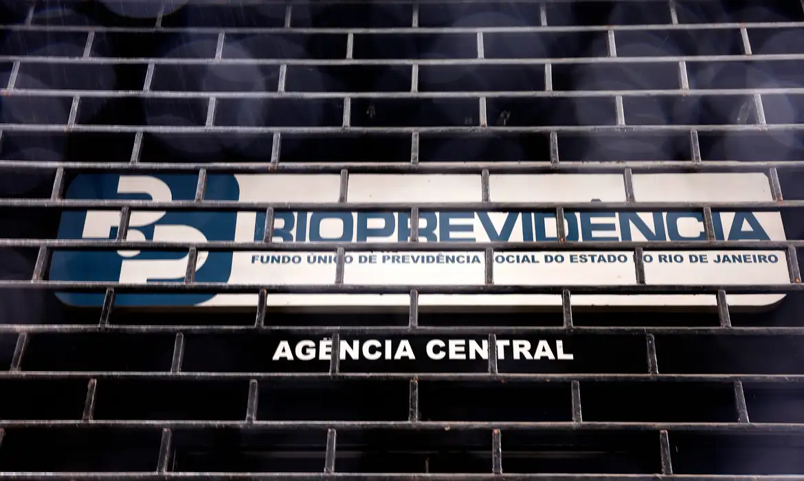 A Polícia Federal (PF) prendeu, nesta terça-feira (3), o ex-presidente do Rioprevidência Deivis Marcon Antunes