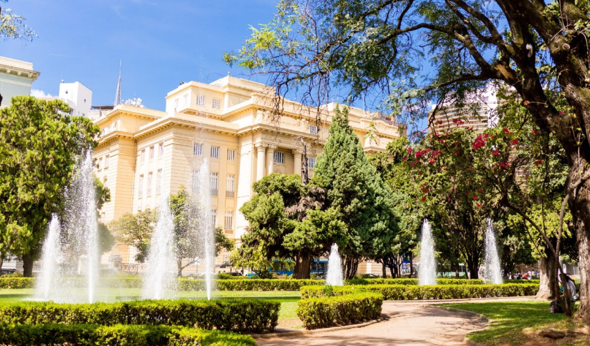 O objetivo do programa Mediações em Movimento, como o próprio nome diz, é trazer um novo movimento para as relações com o público a partir do acolhimento, da sensibilidade, da conexão entre as exposições e diferentes realidades