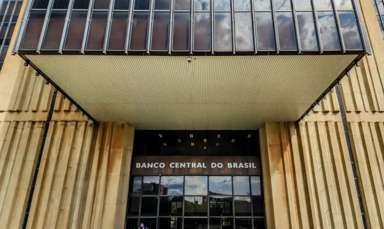Copom reduzir a taxa Selic em 0,25 ponto 'é uma migalha', critica economista
