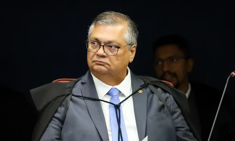STF tem 4 votos por eleições indiretas para governo do Rio; Flávio Dino pede vista 