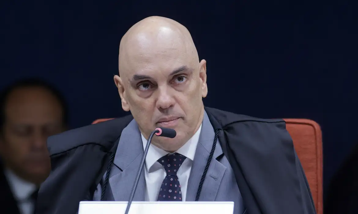 Ministro Alexandre de Moraes durante sessão no STF de julgamento da Ação Penal 2694 -Núcleo 4 da trama golpista. Foto: Rosinei Coutinho/STF© Rosinei Coutinho/STF
