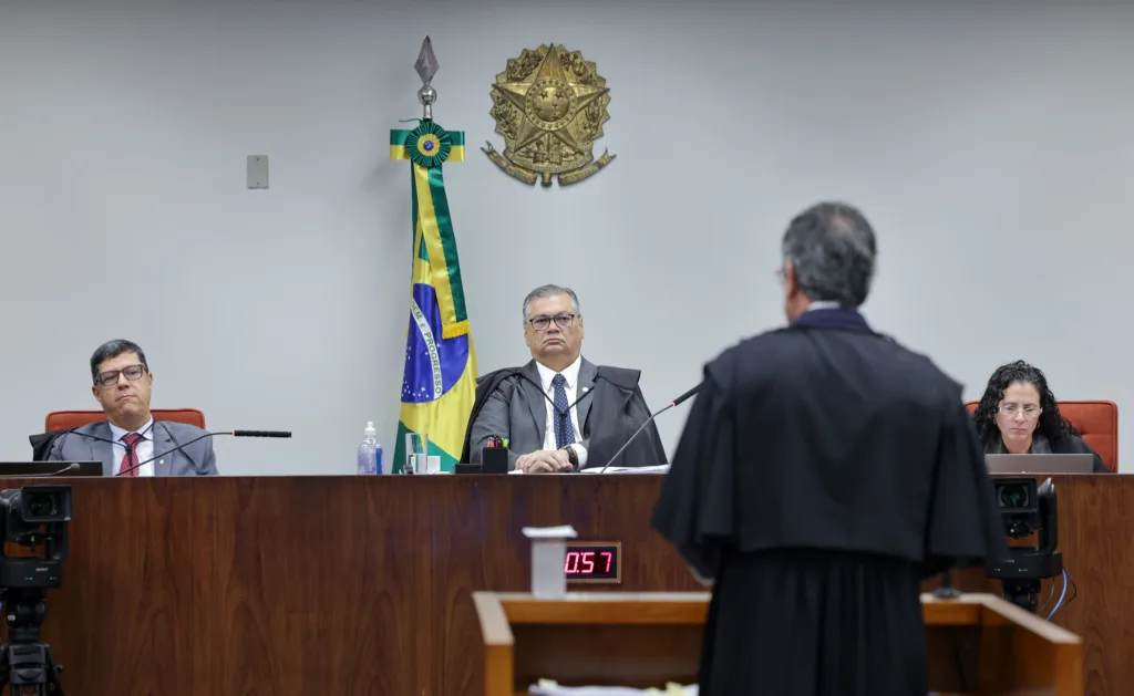 Ministro Flávio Dino, presidente da Primeira Turma, e o subprocurador-geral da República, Paulo Jacobina, durante o julgamento da Ação Penal 2670.