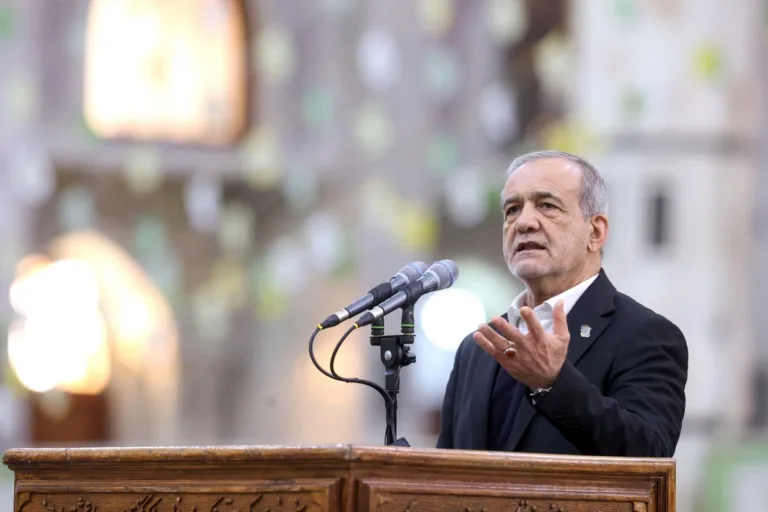 Presidente iraniano: ‘Resistiremos firmemente ao inimigo com todas as nossas forças’