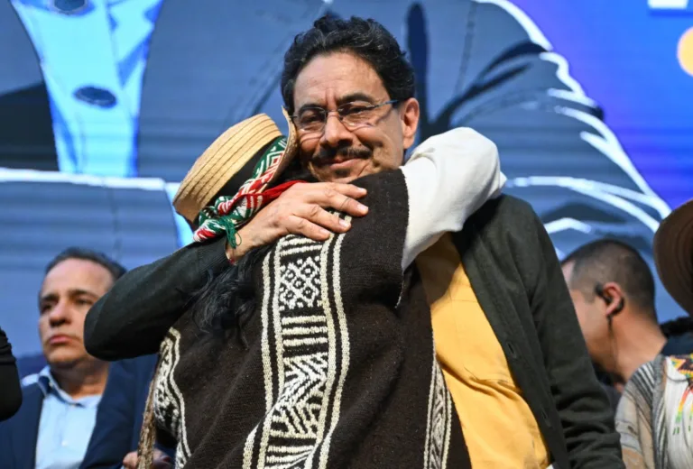 Vereadora de Bogotá: esquerda colombiana cresceu ao romper com elites e pode vencer no 1º turno
