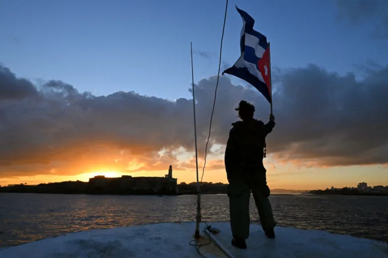 Petroleiro russo chega a Cuba com ajuda humanitária apesar de bloqueio dos EUA