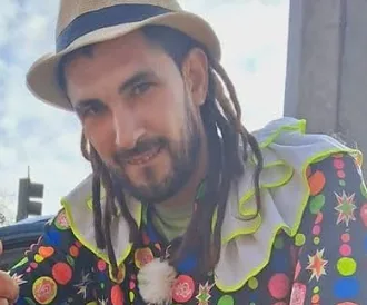 Artistas e familiares pedem investigação do crime e arrecadam recursos para traslado até Rosário.