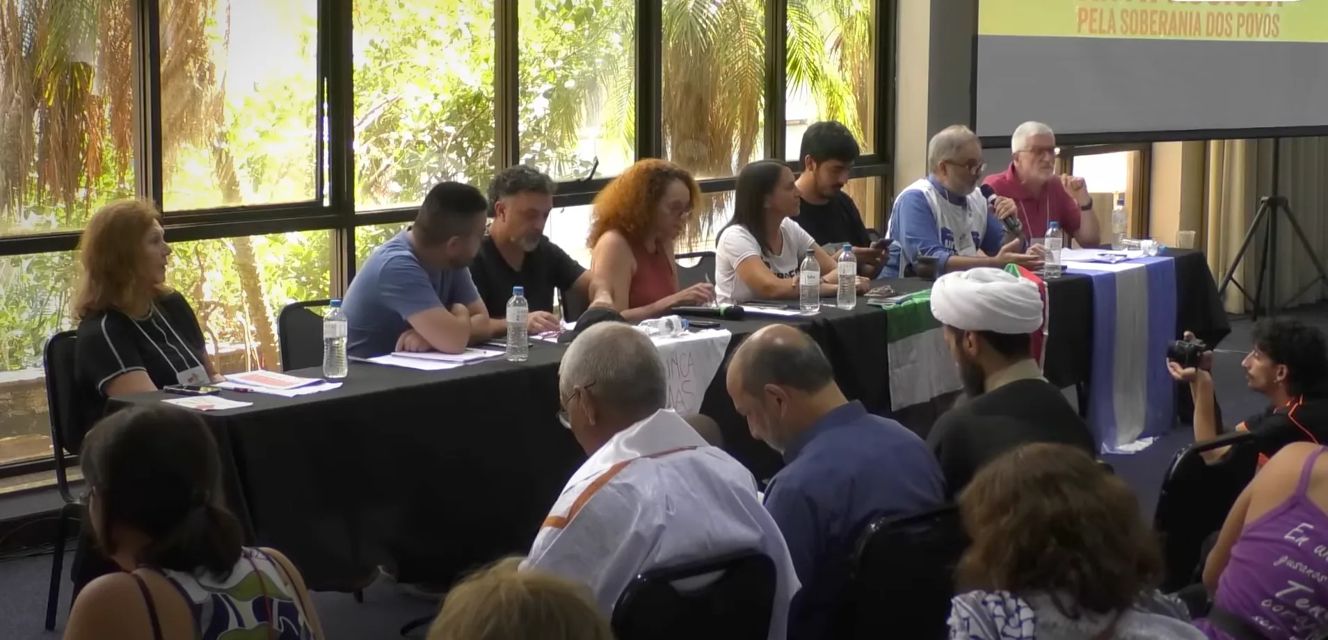 Mesa "A luta contra o fascismo ultra-neoliberal de Milei" reuniu lideranças políticas, sindicais, estudantis e de movimentos sociais de diferentes países