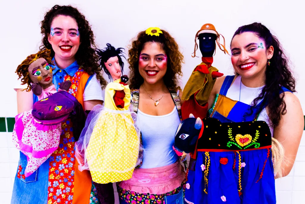 Mulheres artistas do Brasil e do exterior brilham no 8º Bonecos de Todo Mundo, com teatro de bonecos, música e rodas de conversa gratuitas em Taguatinga até 22 de março.