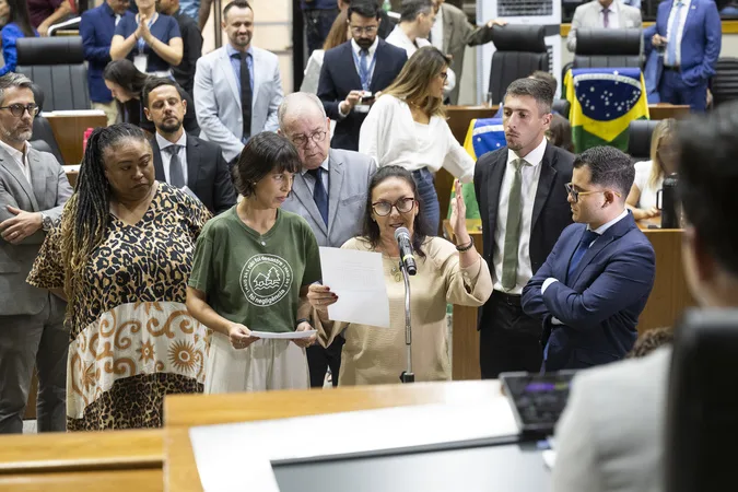 Vereadores da base e da oposição formaram blocos de emendas que fazem parte do acordo de votação do Plano Diretor