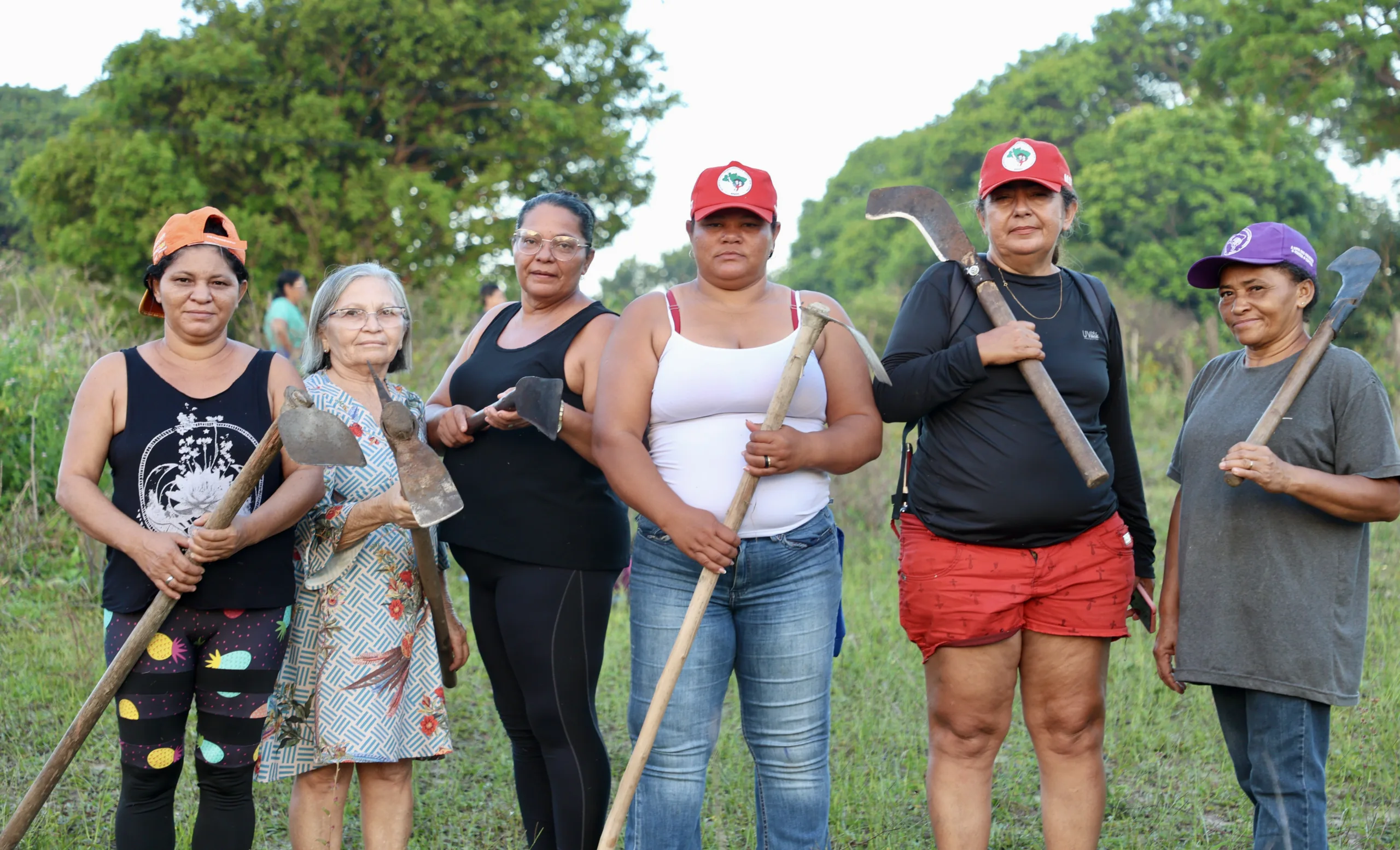 Famílias cobram reforma agrária e criticam concentração de terras