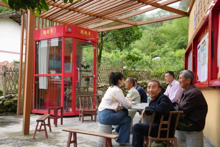 China fecha ciclo pós-erradicação da pobreza com 5 anos de renda rural crescendo acima da média
