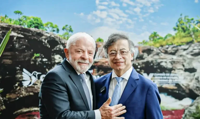 Em Cúpula da Celac, Lula e Petro defendem fortalecimento do multilateralismo regional