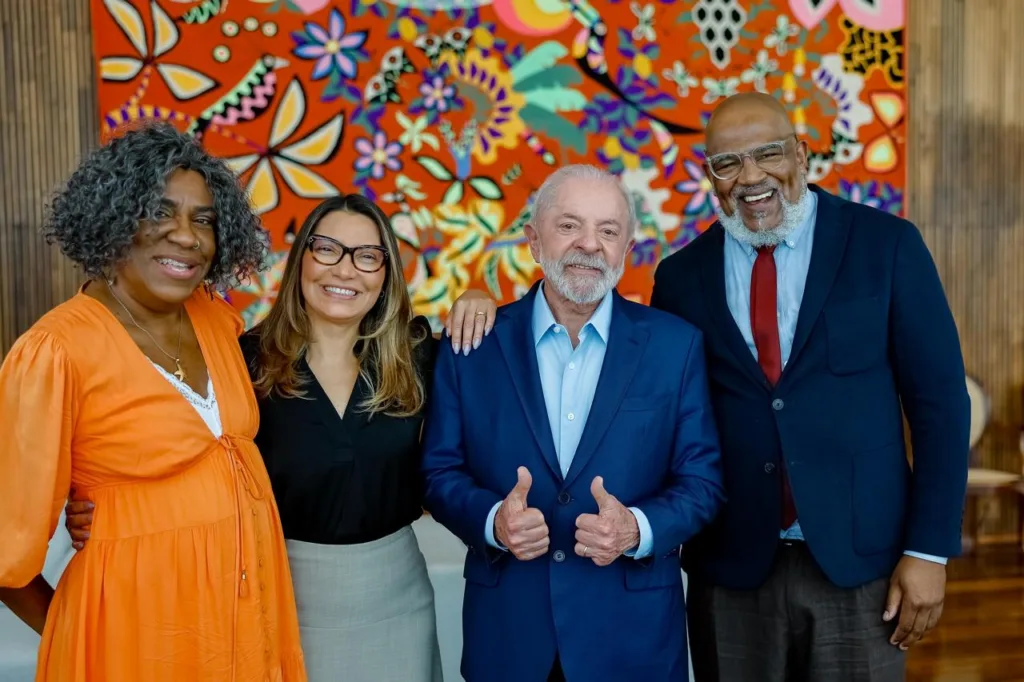 Presidente Lula e a primeira-dama Janja receberam a Frente de Evangélicos pelo Estado de Direito para uma conversa no podcast Papo de Crente
