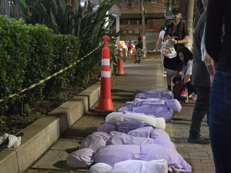 Nossa solidariedade não se dobrará à repressão policial